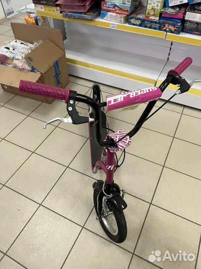 Самокат с надувнымм колесами новый