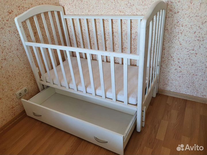 Детская кроватка