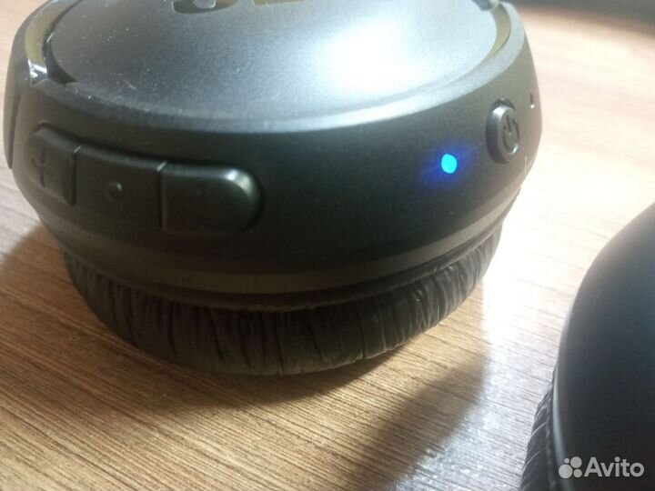 Беспроводные наушники JBL