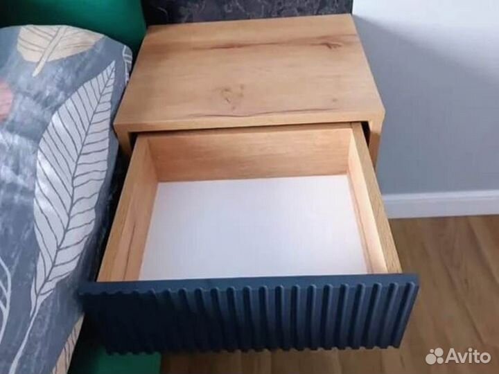 Тумбы витринные модели (разные цвета)