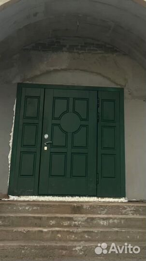 Дверь уличная двустворчатая в частный дом