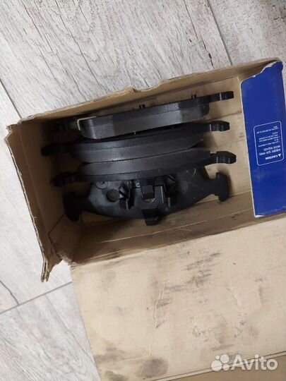 Тормозные колодки Sangsin SP1673 Передние