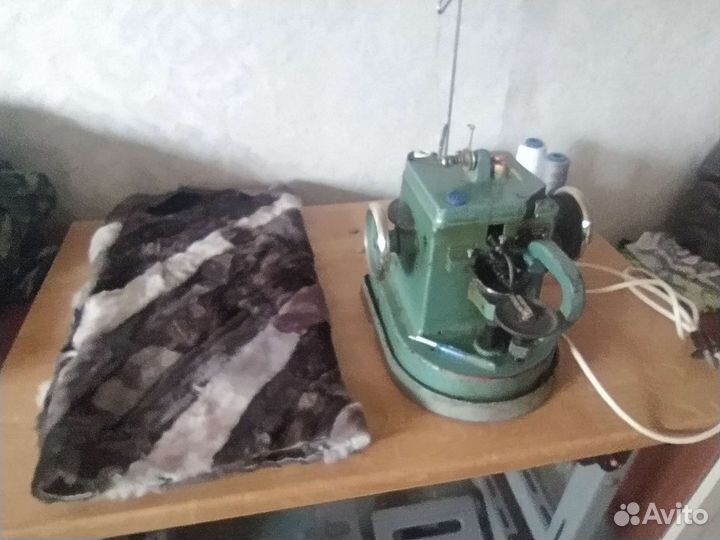 Скорняжная машина со столом