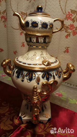 Самовар Гжель с позолотой сувенирный