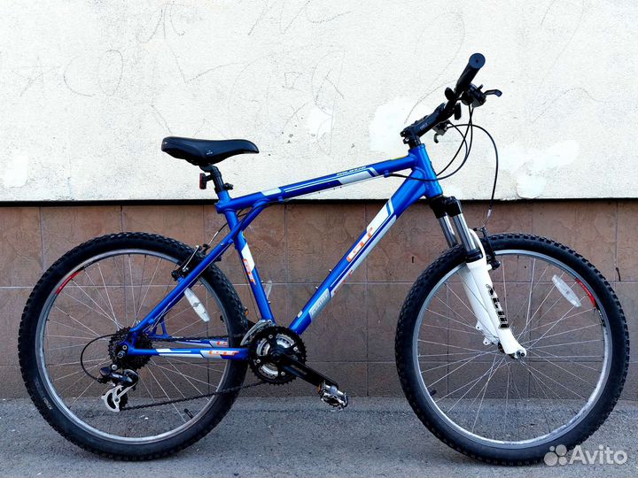 GT Avalanche 3.0 (Shimano Acera/XCM)