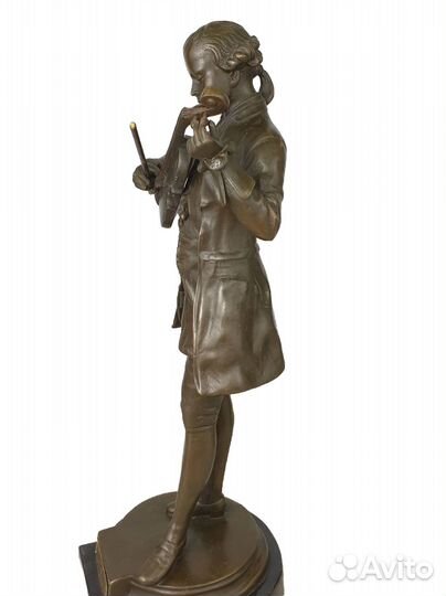 Бронзовая статуэтка 