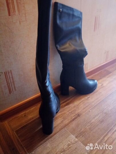 Продам женские сапоги