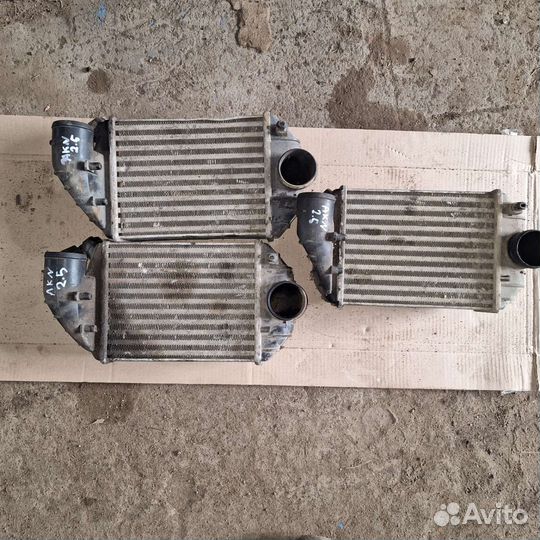 Радиатор интеркулера audi a4 b5 AKN 2.5 левый