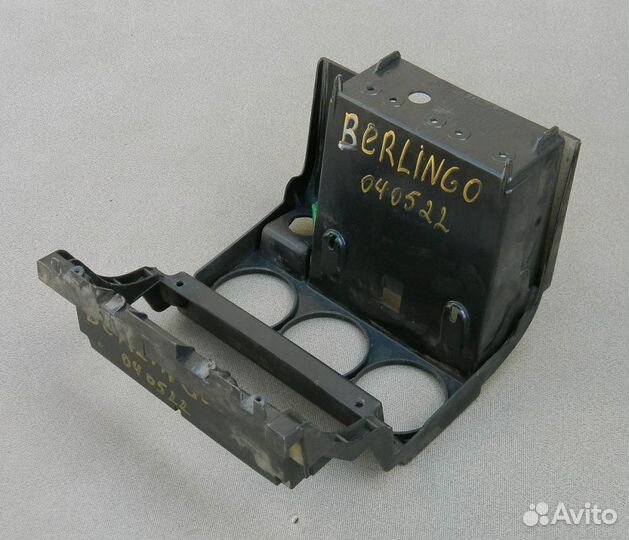 Рамка магнитолы Citroen Berlingo