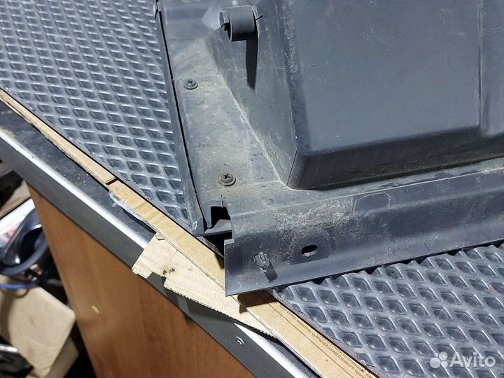 Крышка бардачка для dodge neon 2