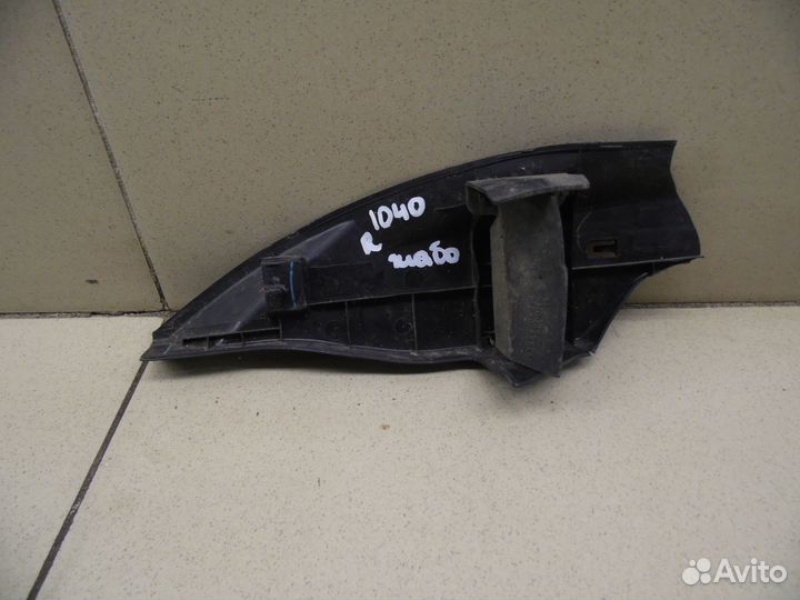 Накладка (кузов внутри) Hi Lux 2015