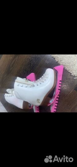 Фигурные коньки Royal skate