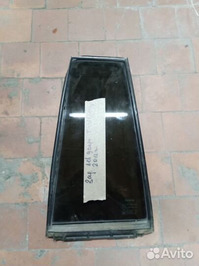 Стекло задней левой двери