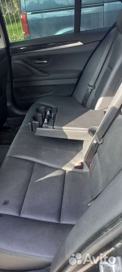 Водитель на личном легковом автомобиле