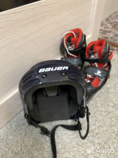 Хоккейный шлем