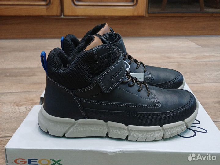 Ботинки Geox 32.33p новые