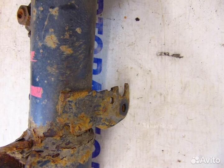 Амортизатор передний правый для Toyota Corolla 9