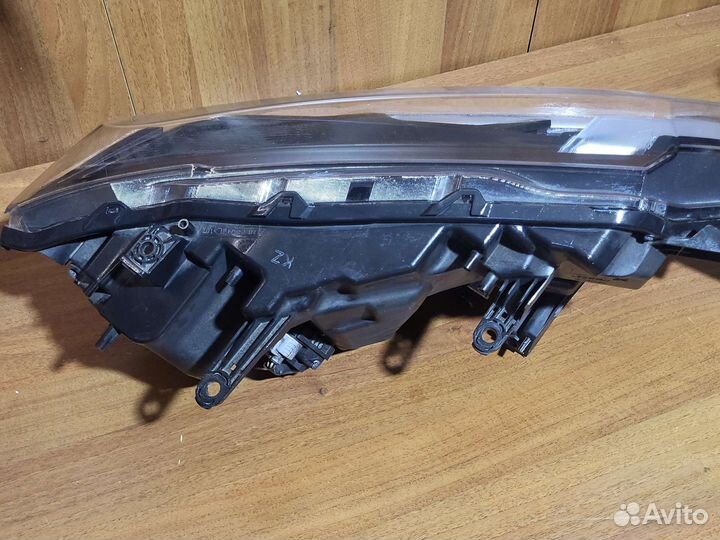 Nissan 10 trail t32- фара передняя левая