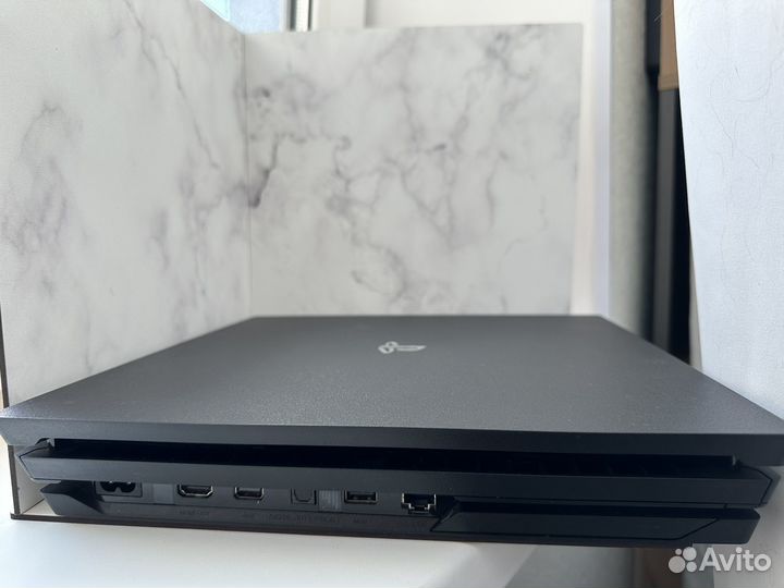 Sony PS4 pro 1tb CUH 7216B