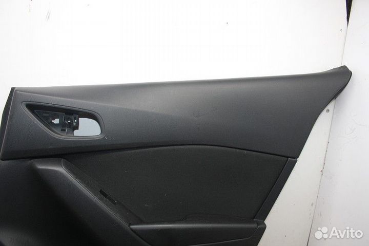 Обшивка двери задней правой mazda 3 (BM) 2013- 201