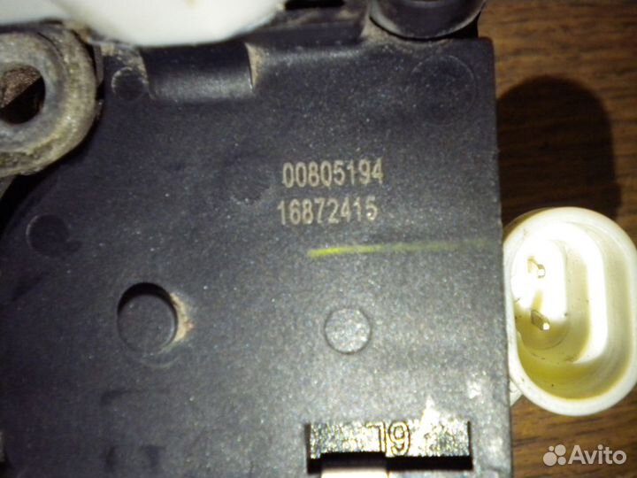 Замок левой двери Chevrolet Trailblazer GMT360