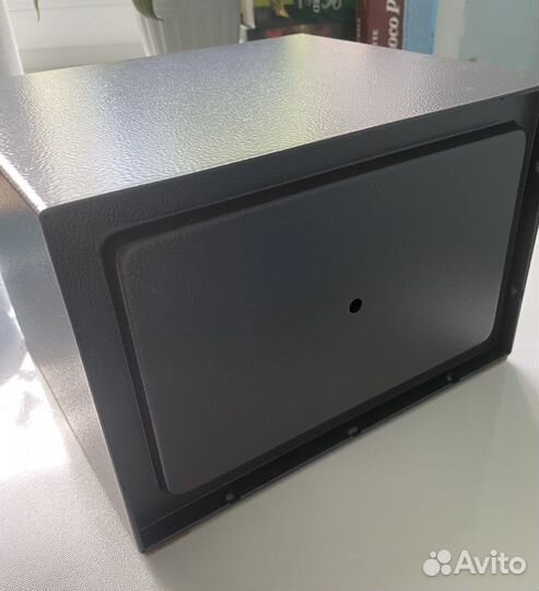 Сейф металлический