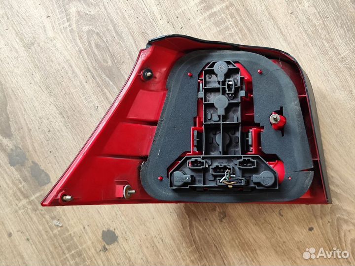 Фонарь задний правый Volkswagen Golf IV