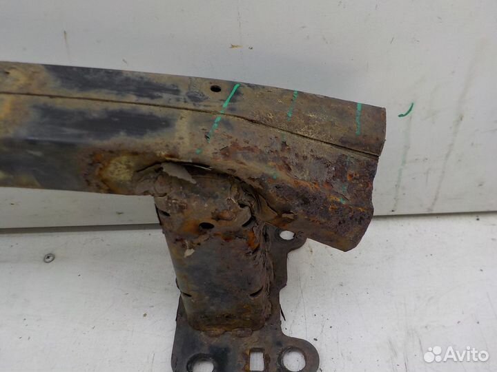 Усилитель бампера переднего на Nissan Qashqai 62030JD000