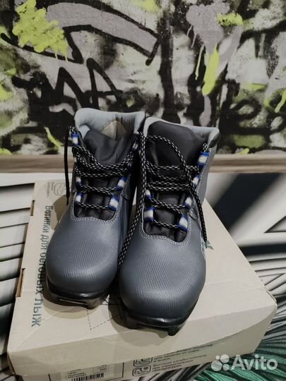 Лыжные ботинки