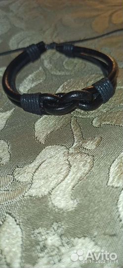 Кожаный браслет