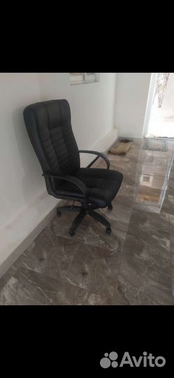 Офисное кресло Атлант новое