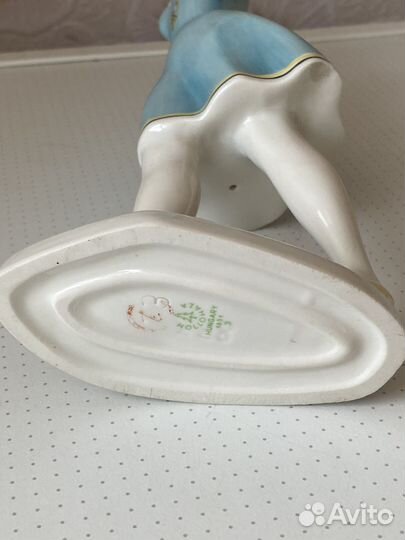 Статуэтка девушка в голубом платье Венгрия