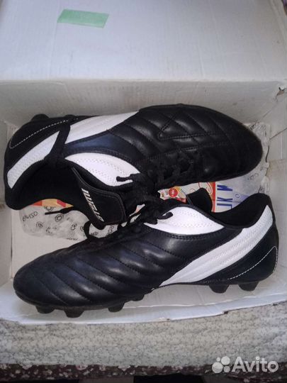 Футбольные бутсы