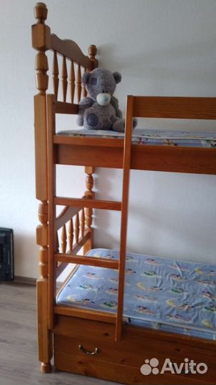 Двухъярусная кровать