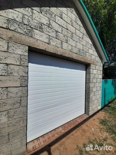 Секционные ворота