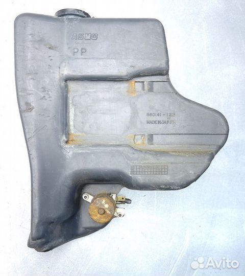 Мицубиси L300 Бачок омывателя