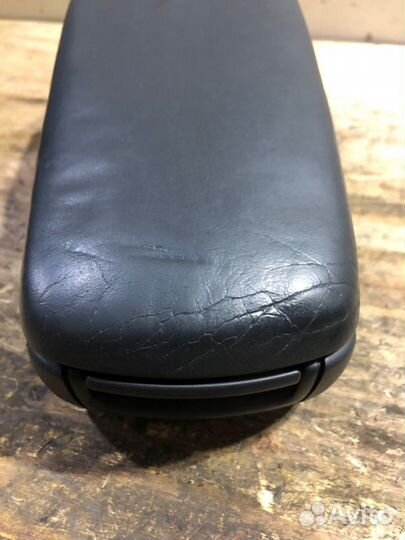 Подлокотник Audi A4 8EC AUK 2004-2008