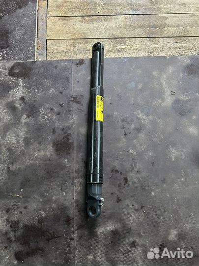 Цилиндр подъема кабины Scania 6 2567558