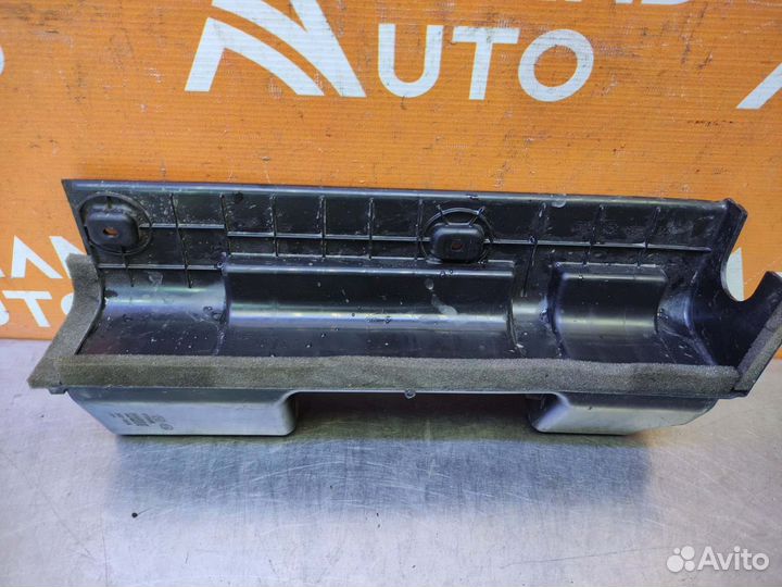 Дефлектор радиатора левый Hyundai Solaris 2