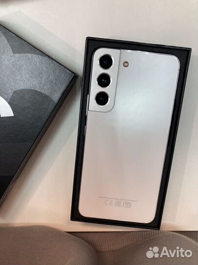 Телефон Samsung Galaxy S22 8/128Gb