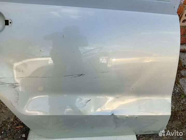 Продам дверь Поло седан