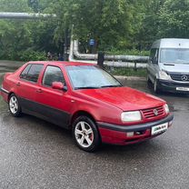 Volkswagen Vento 1.8 MT, 1995, 300 000 км, с пробегом, цена 150 000 руб.
