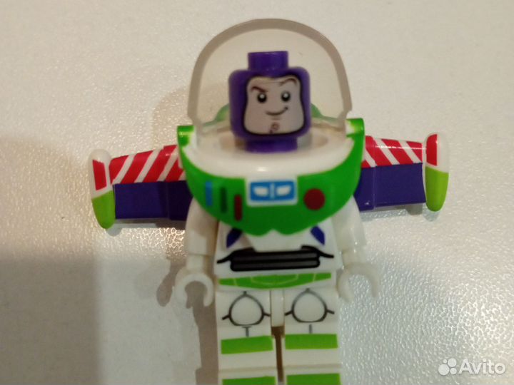 Lego фигурка баз лайтер