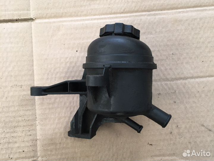 Бачок гидроусилителя Mercedes W203 (3219)