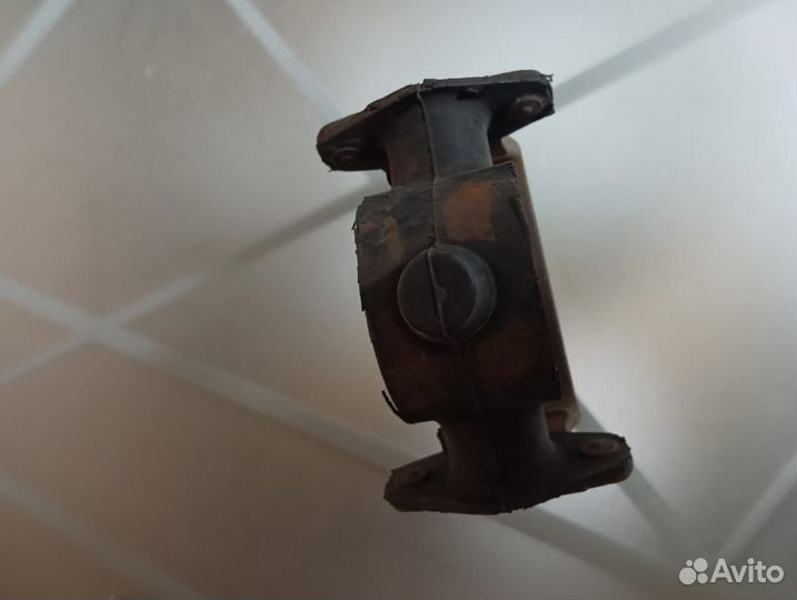 Подвесной (муфта) кардана газ 14 чайка