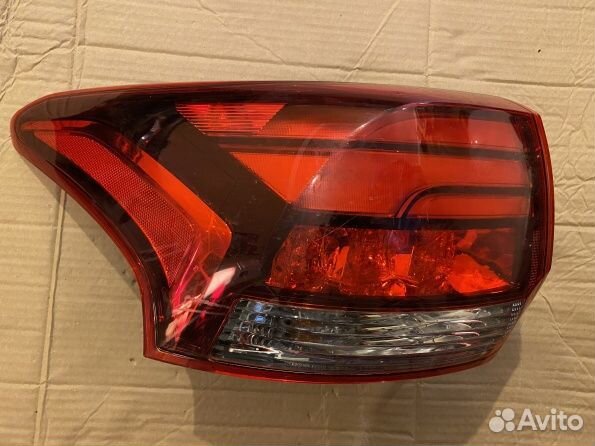 Задний левый фонарь Митсубиси Аутлендер 3 gf