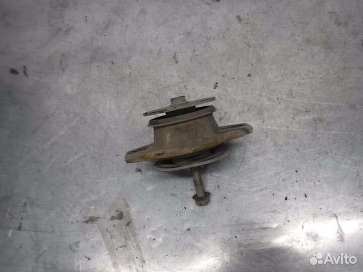 Подушка двигателя передняя правая Лада Приора 126