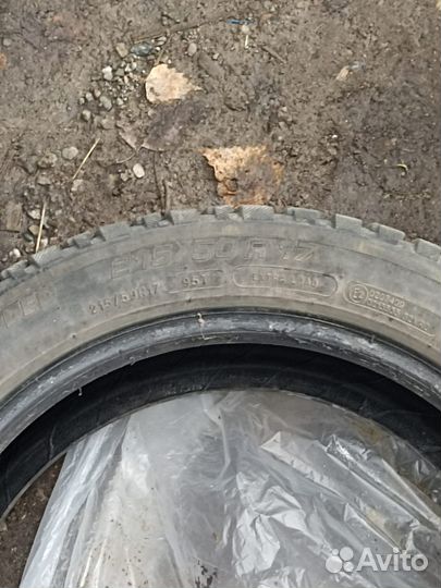 Michelin Agilis 61 Snow-Ice 215/50 R17 49G