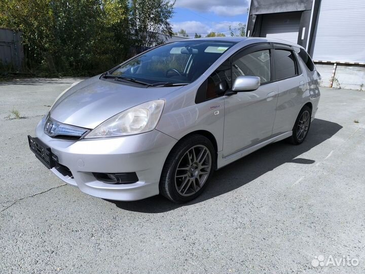 Honda Fit Shuttle 1.3 CVT, 2013, 195 000 км