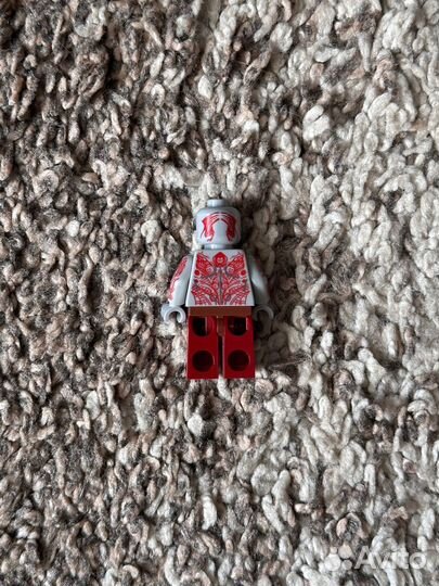 Минифигурка Lego Drax - Dark Red Legs sh125